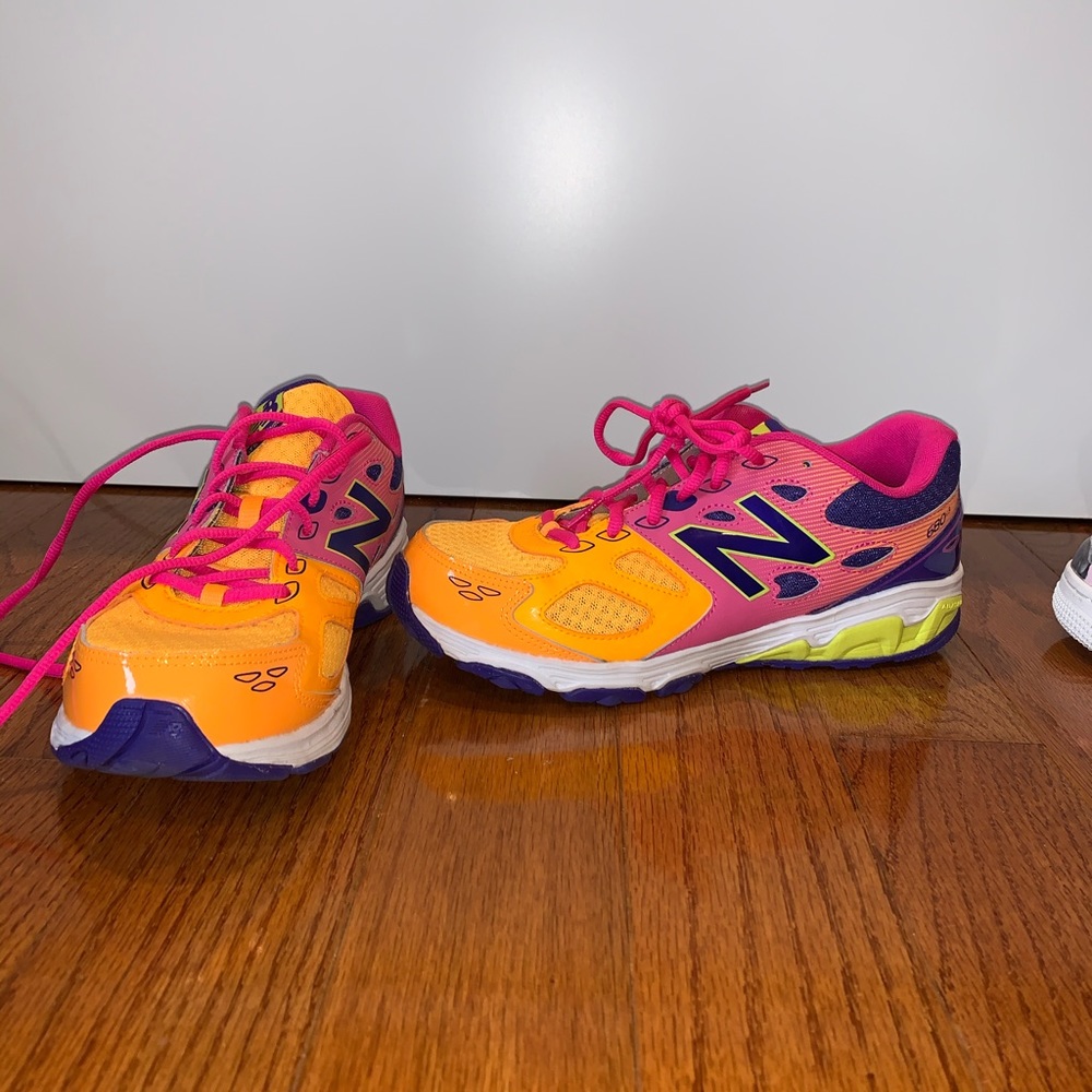 New Balance 680v3 sneakers
